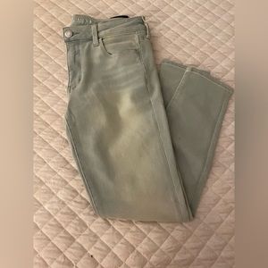 American Eagle Outfitters light wash Jegging in size 12